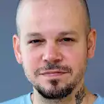  Residente