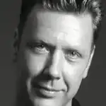 Mikael Persbrandt