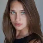 Lola Kirke