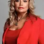 Suzanne de Passe