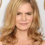 Jennifer Jason Leigh