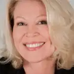 Leslie Easterbrook