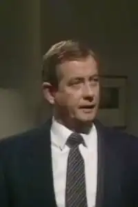 Derek Fowlds