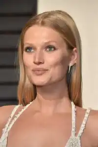 Toni Garrn