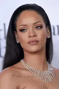  Rihanna