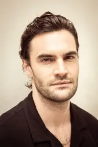 Tom Bateman