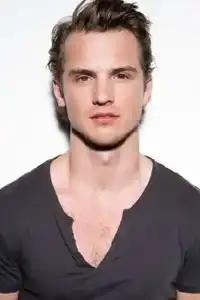 Freddie Stroma