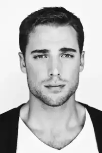 Dustin Milligan