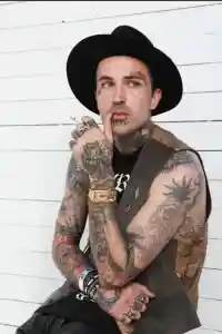  Yelawolf