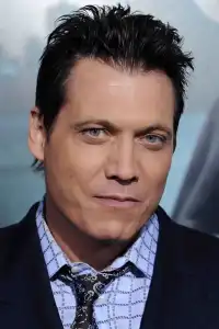 Holt McCallany