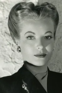 Photo de Hillary Brooke