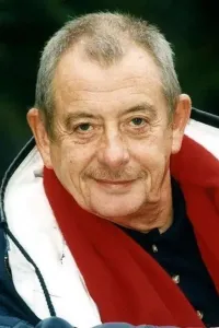Photo de Derek Fowlds